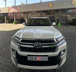 تۆیۆتا لاند کروزەر